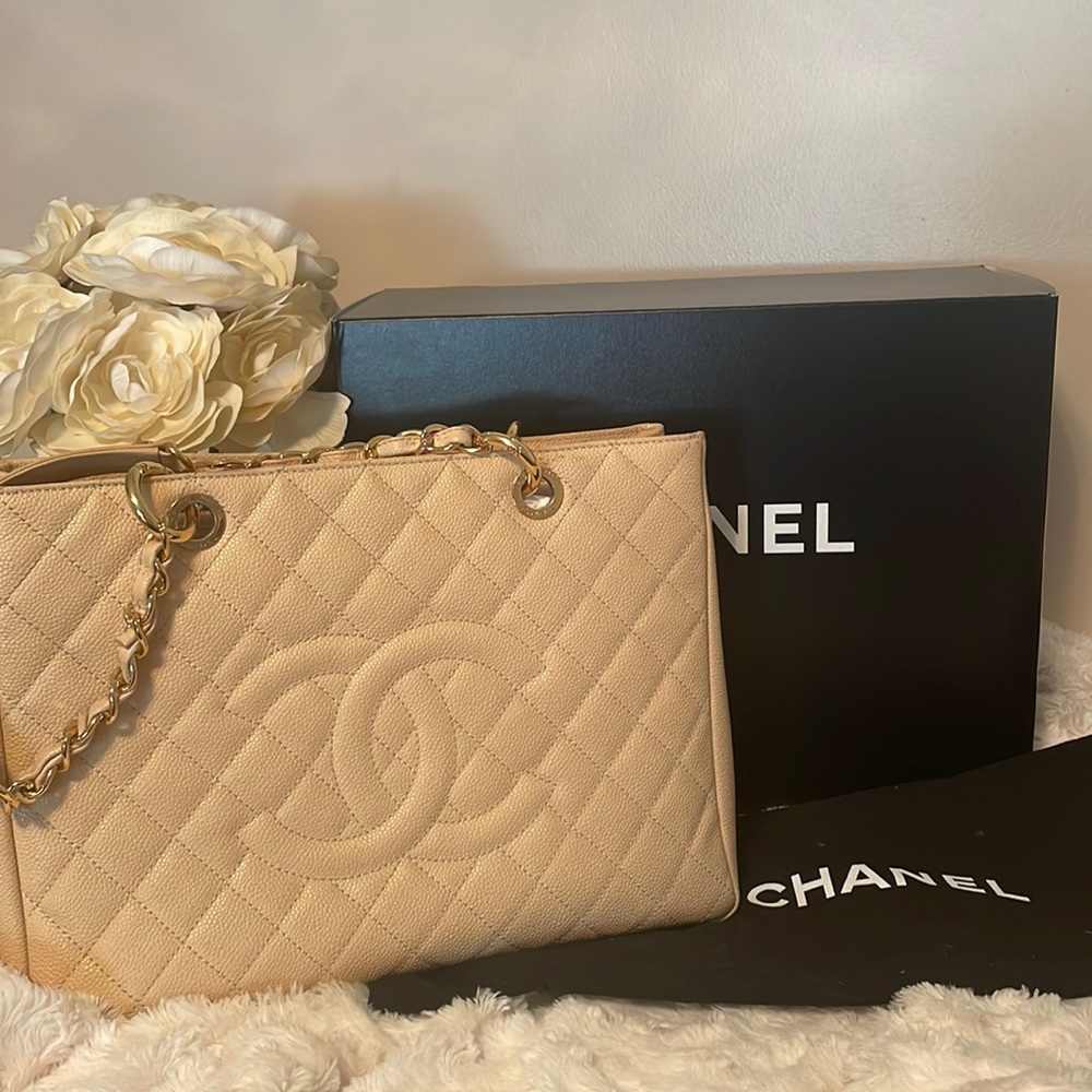AUTHENTIC-Chanel Caviar Quilted Grand Shopping Tote Beige/Gold Bag